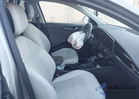 2023 Kia Niro Ex Touring z USA, uszkodzony, nr VIN KNDCR3LE9P5048606